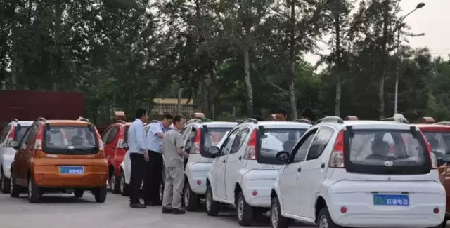 跃迪电动汽车发车贵州—环保节能由我开启