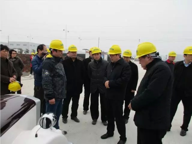 安徽省经信委主任牛弩韬一行到安庆安达尔公司调研