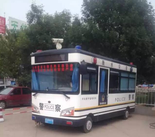 河北衡水跃迪移动警务室执勤于城区交通要道—方便服务为大家