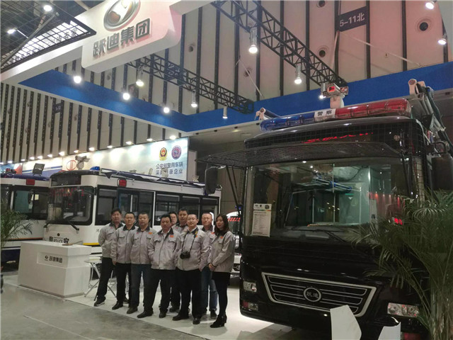 聚焦|跃迪8米燃油移动警务室强势亮相2016警用装备推介会