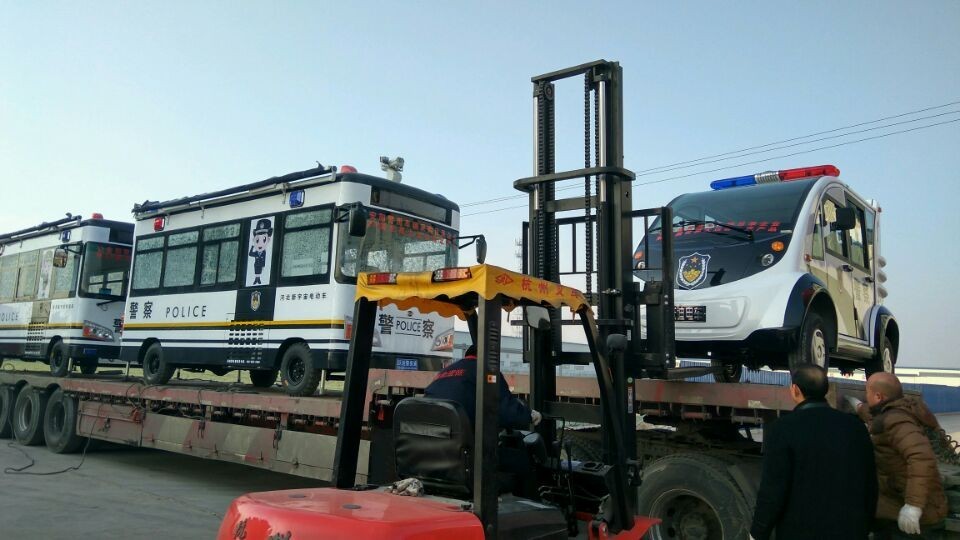 四川跃迪移动警务室、跃迪电动巡逻车批量发车， 强化春节期间社会治安管控力度
