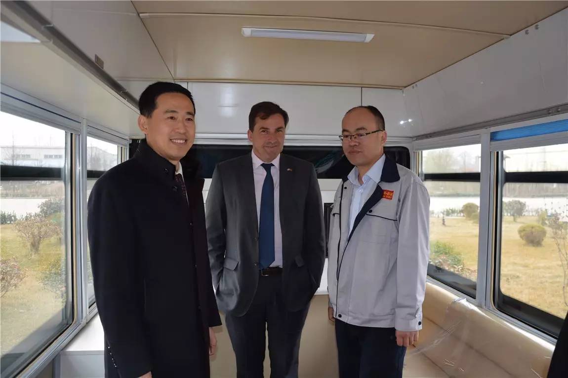 电动移动警务室