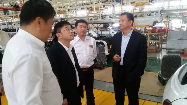 格力精密模具公司总经理黄国军一行到河北跃迪集团参观考察