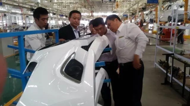 格力精密模具公司总经理黄国军一行到河北跃迪集团参观考察