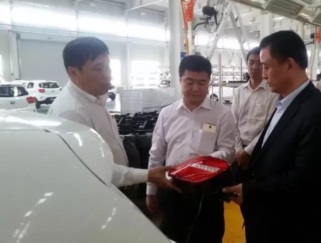 格力精密模具公司总经理黄国军一行到河北跃迪集团参观考察