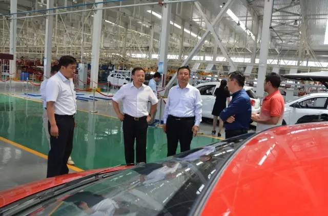 北大光华汽车协会会长毛海一行到跃迪集团观摩考察