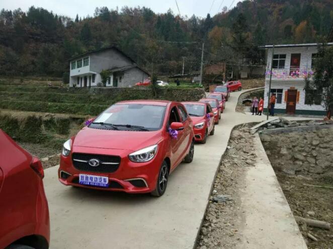 用电动汽车迎娶新娘，这场低碳婚礼不简单