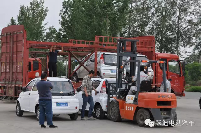 跃迪电动汽车发车南京