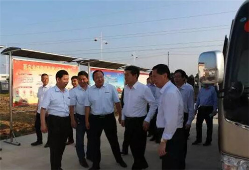 安徽省委常委、组织部长邓向阳一行领导莅临跃迪集团旗下安庆安达尔汽车制造有限公司调研