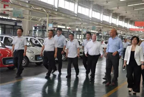 美国北极星工业有限公司国际业务总裁Mike Dougherty一行领导到河北跃迪新能源科技集团参观考察