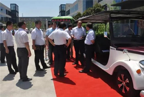 跃迪集团旗下陕西跃迪新能源汽车有限公司携“跃迪”车型亮相陕西商洛地产工业品促销暨工业稳增长推进会