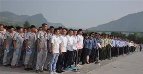 跃迪集团旗下陕西跃迪新能源汽车有限公司积极参加商洛市《反恐怖主义法》宣传周启动仪式