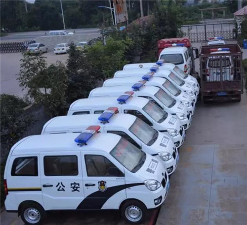 首批跃迪电动巡逻车批量发车河北省涿州市公安局 ·整治治安秩序，创建幸福家园