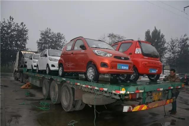 跃迪电动汽车批量发往内蒙古、河北邯郸