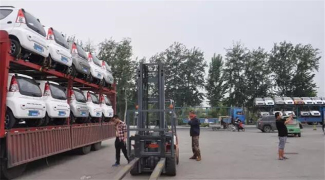 跃迪电动汽车批量发车四川——绿色出行新选择