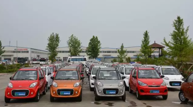 跃迪电动汽车批量发车河南——绿色•安全•便捷