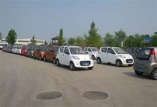 跃迪电动汽车批量发车湖南——节能减排，争做先锋