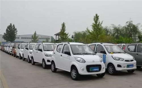 跃迪电动汽车批量发车河南——跃迪·卓越品质、优质服务带来源源不断的日发车量