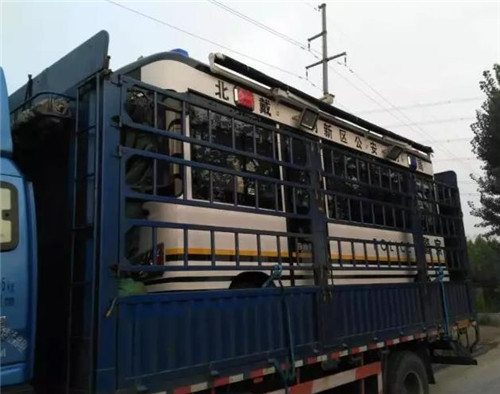 跃迪移动警务室发车秦皇岛市北戴河新区巡特警大队·加大治安巡逻力度，提升辖区安全指数