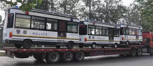 跃迪移动警务室发车陕西省西安市长安区交通运输管理所·服务辖区群众，维护地区治安