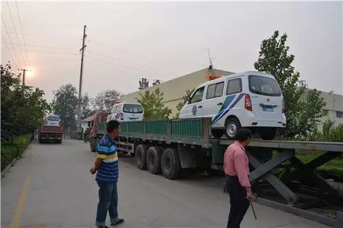 跃迪电动巡逻车批量发车河北保定博野城市管理行政执法局