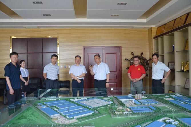 台湾客商到跃迪集团参观考察