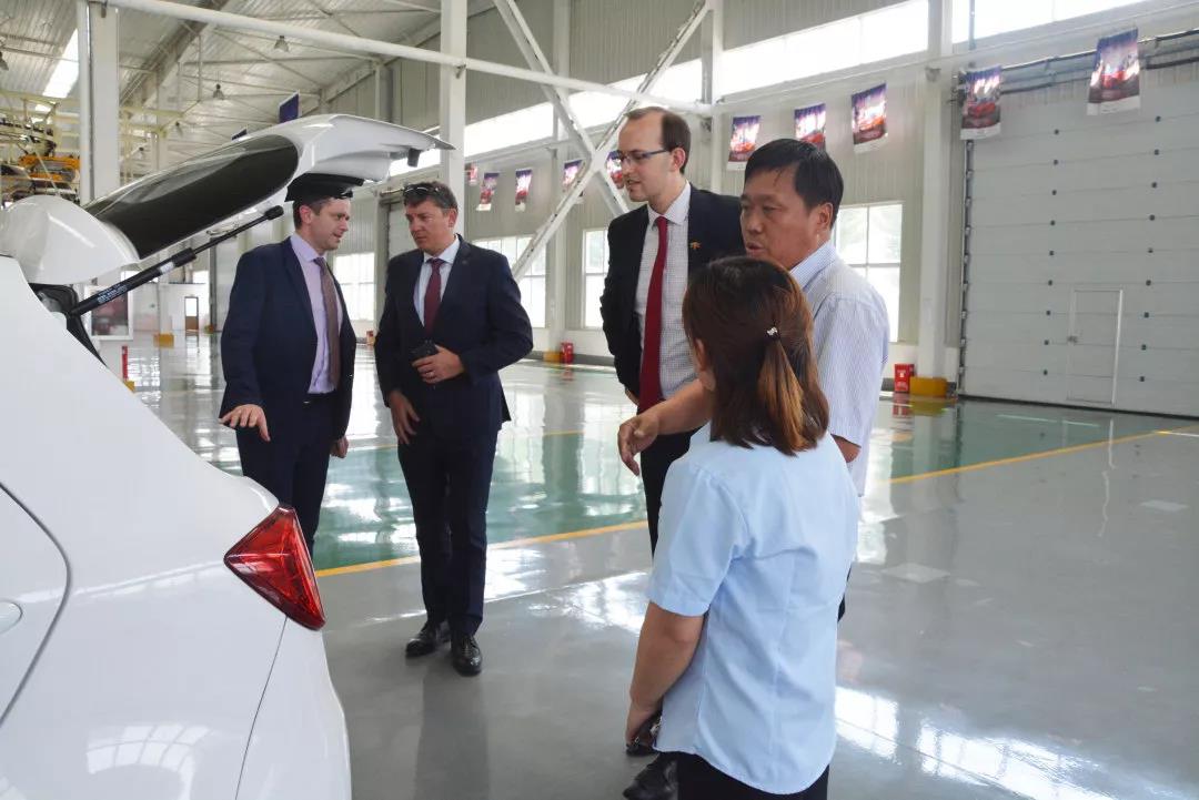 文明对话|立陶宛经济创新部副部长Mr.Marius Skuodis一行莅临跃迪集团参观考察