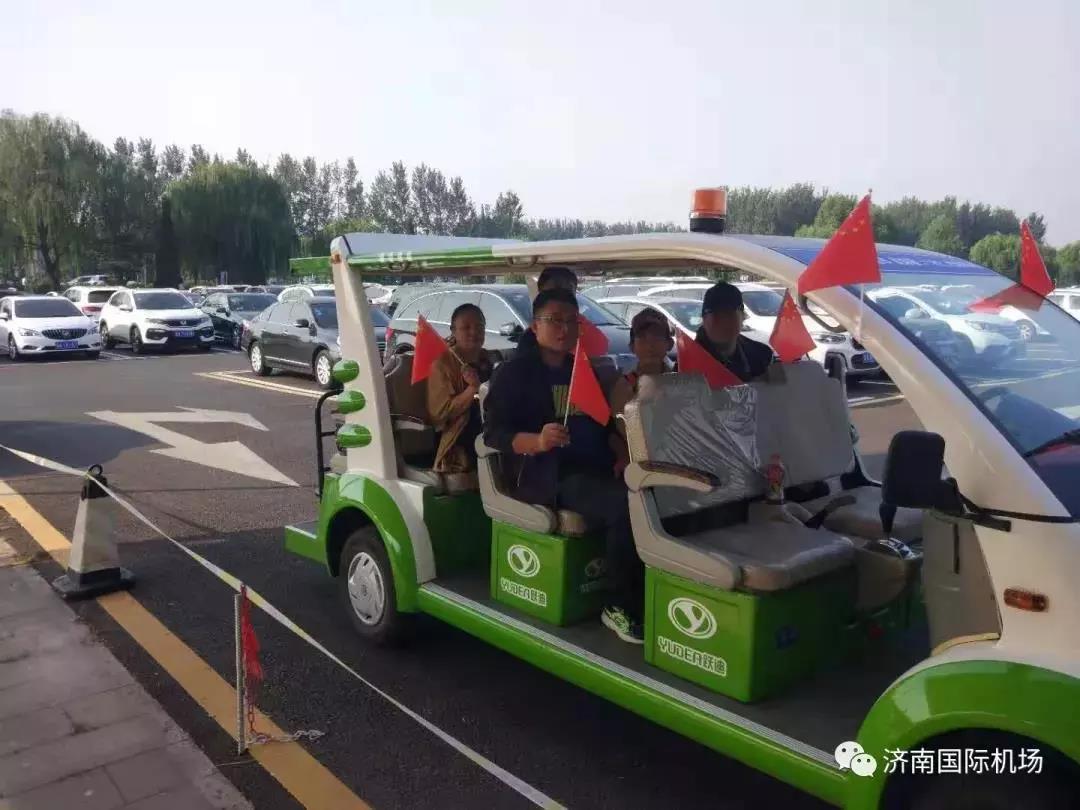 济南国际机场：跃迪旅客摆渡车“上岗” 服务旅客获点赞