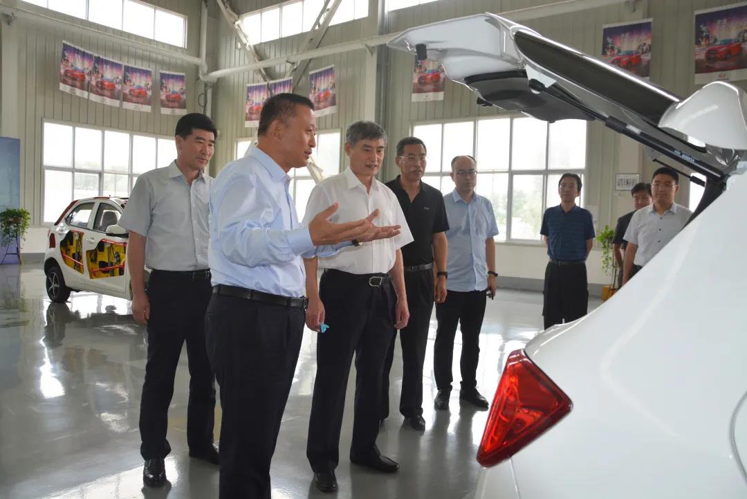 石家庄市中级人民法院党组书记、院长白峰到跃迪集团调研