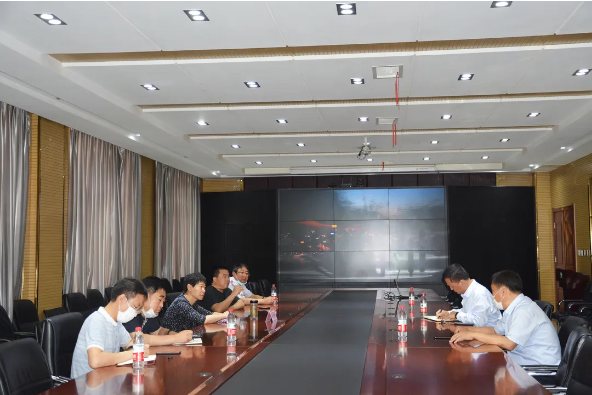 元氏县长许尽晖到跃迪集团调研疫情防控和旅发大会重点项目工作