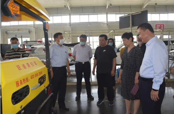 元氏县长许尽晖到跃迪集团调研疫情防控和旅发大会重点项目工作