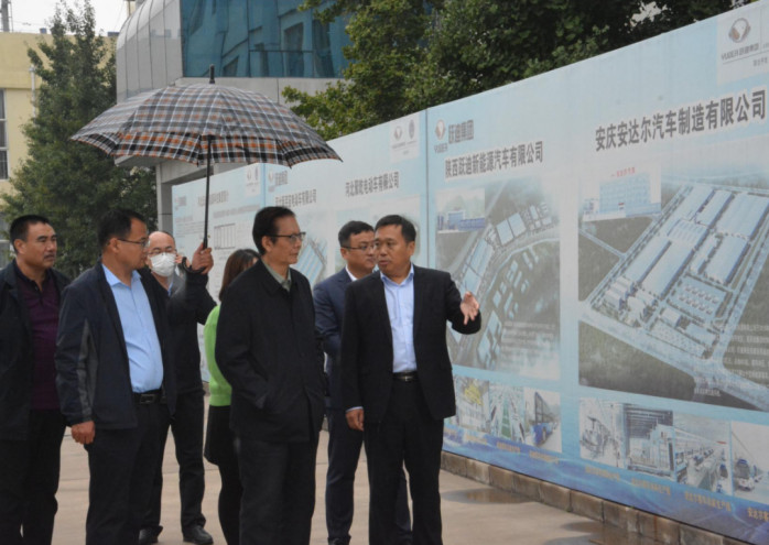 中国工程院院士刘尚合携新冠病毒灭杀专利来跃迪交流合作