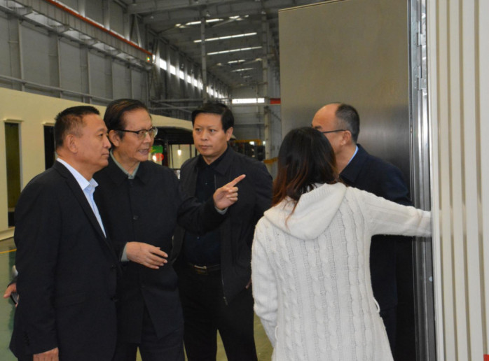 中国工程院院士刘尚合携新冠病毒灭杀专利来跃迪交流合作