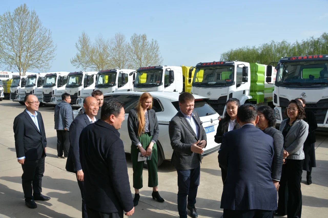 白俄罗斯驻华大使馆特命全权大使尤里•先科一行 莅临跃迪集团参观考察