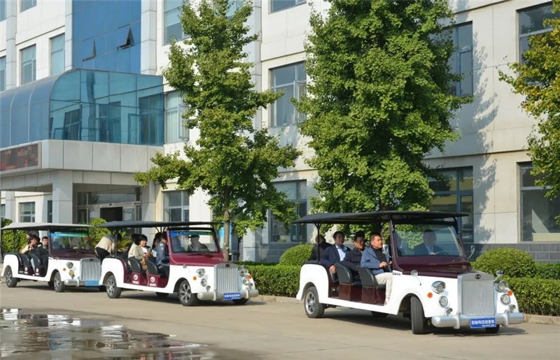 石家庄市人大常委会一行人到跃迪汽车参观调研