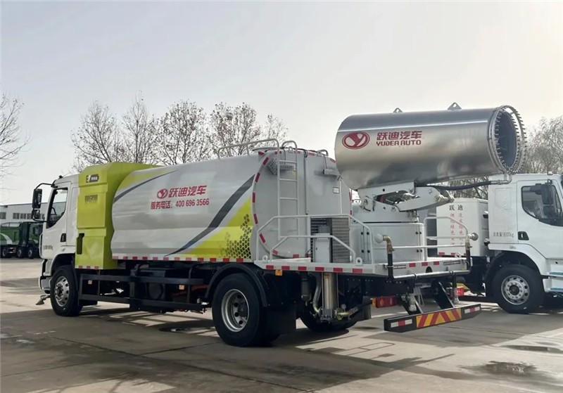 低碳环保 除霾降尘丨跃迪新能源多功能抑尘车、清洗车强强组合